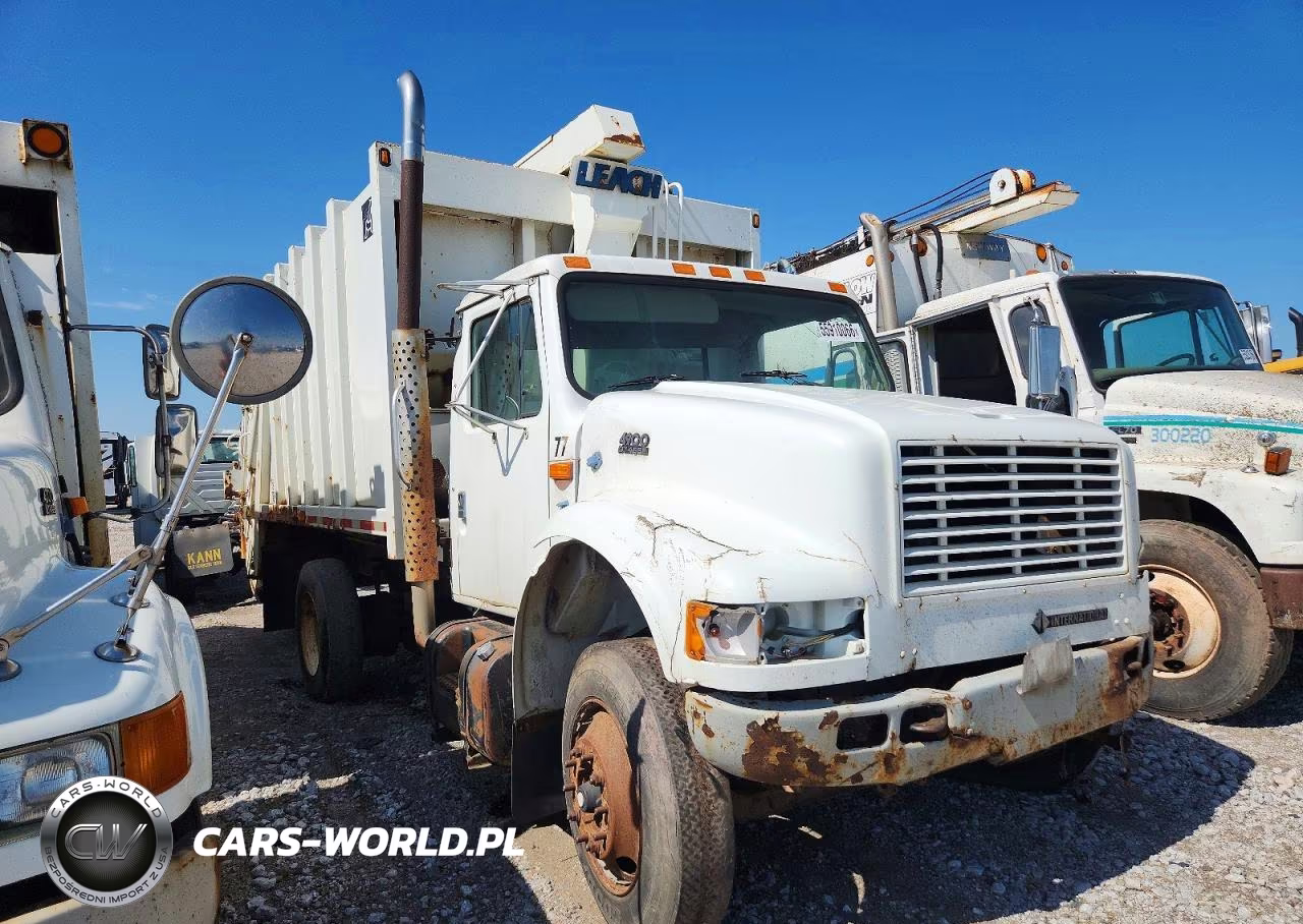 1999 International 4900 Refuse Truck
