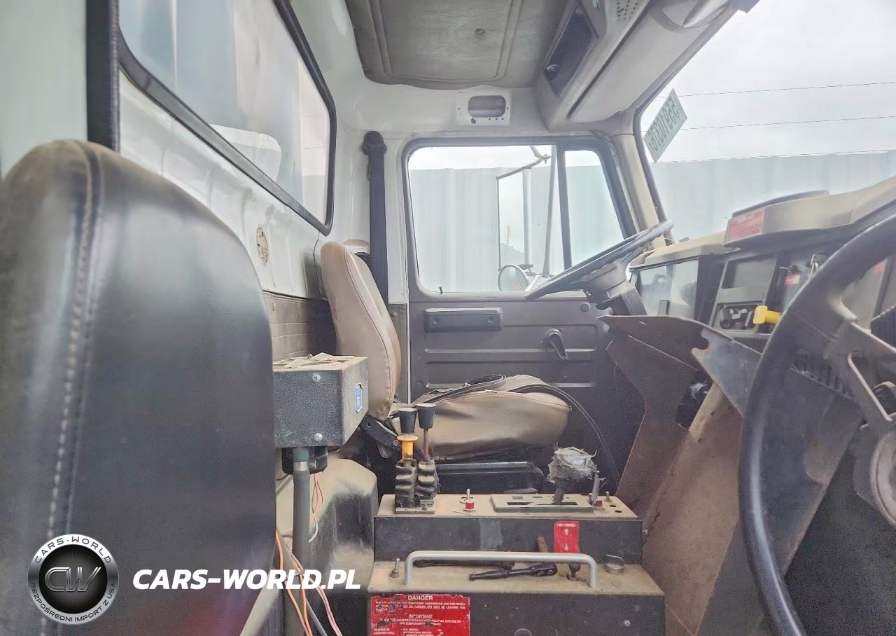 2001 International 4900 Refuse Truck VIN:1HTSDAAN01H293935 - 5