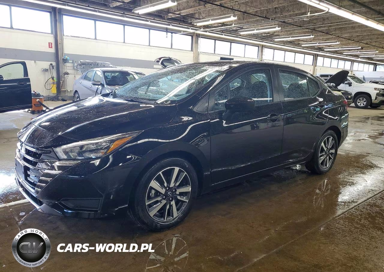 2025 Nissan Versa Sv