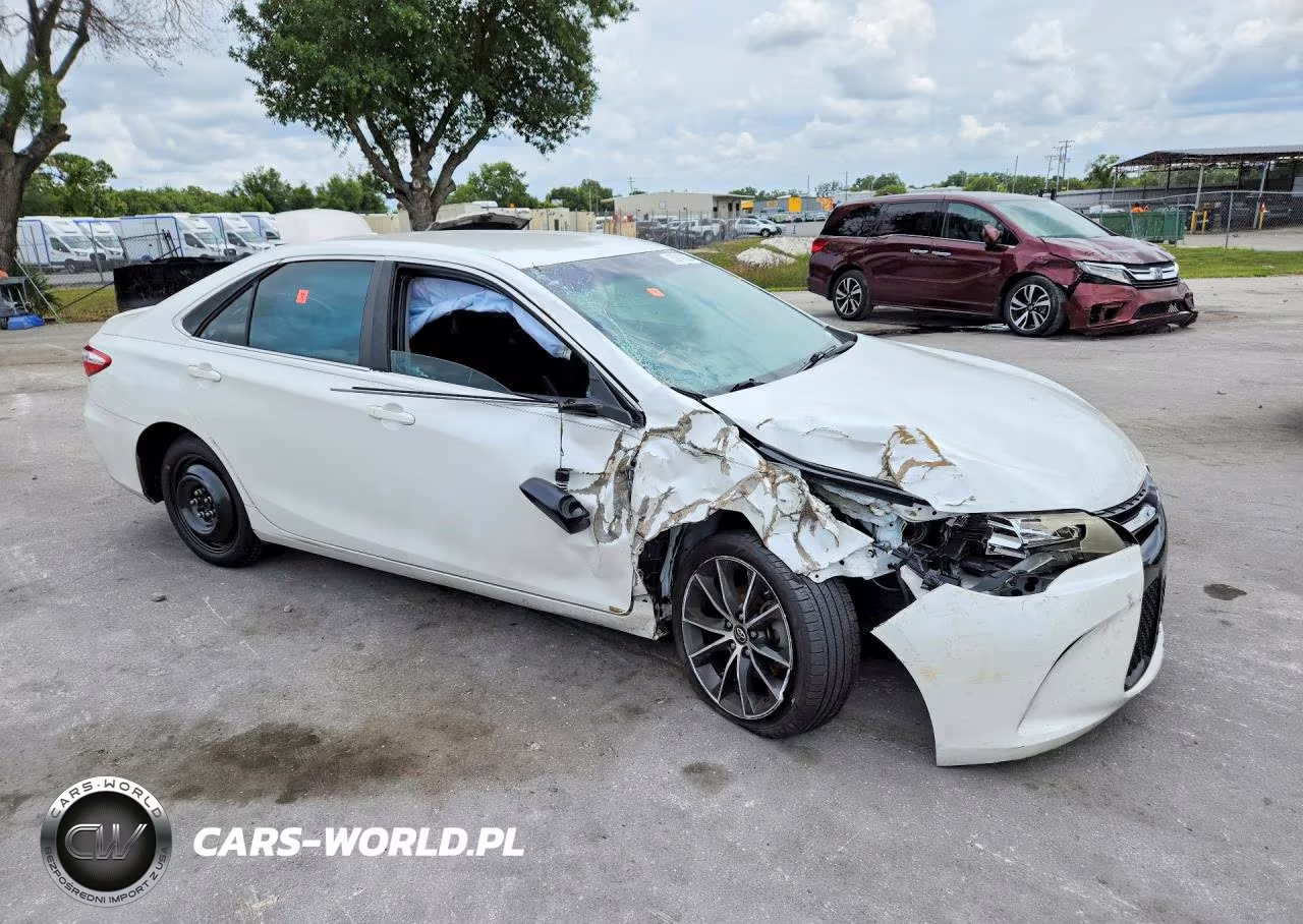 2016 Toyota Camry Xse VIN:4T1BF1FK9GU243519 - 4