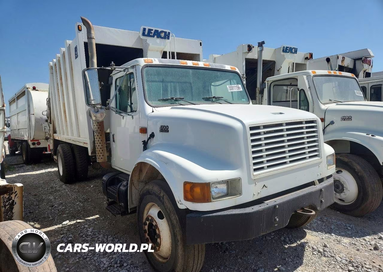 2002 International 4700 Refuse Truck