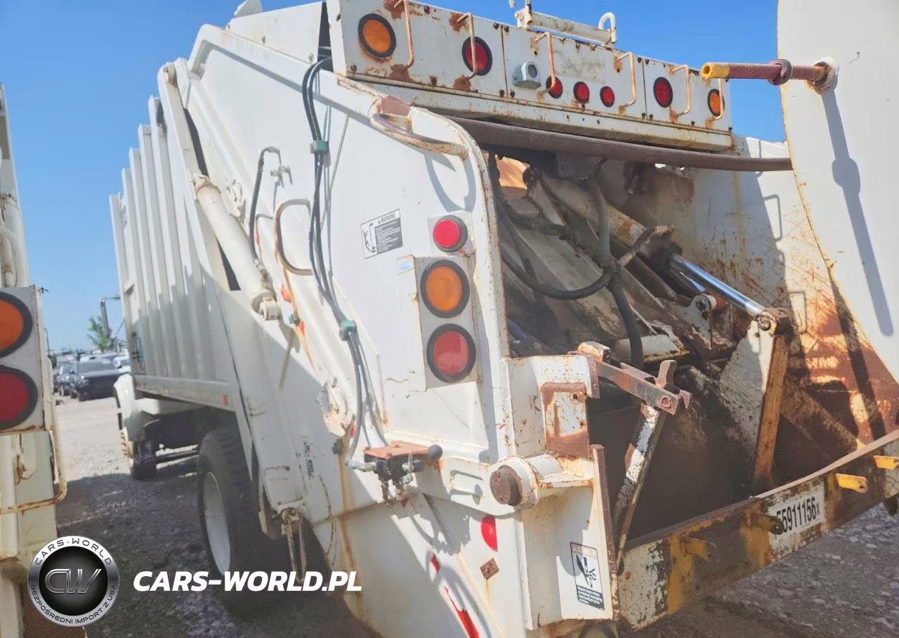 2002 International 4700 Refuse Truck VIN:1HTSCAAN12H505102 - 3