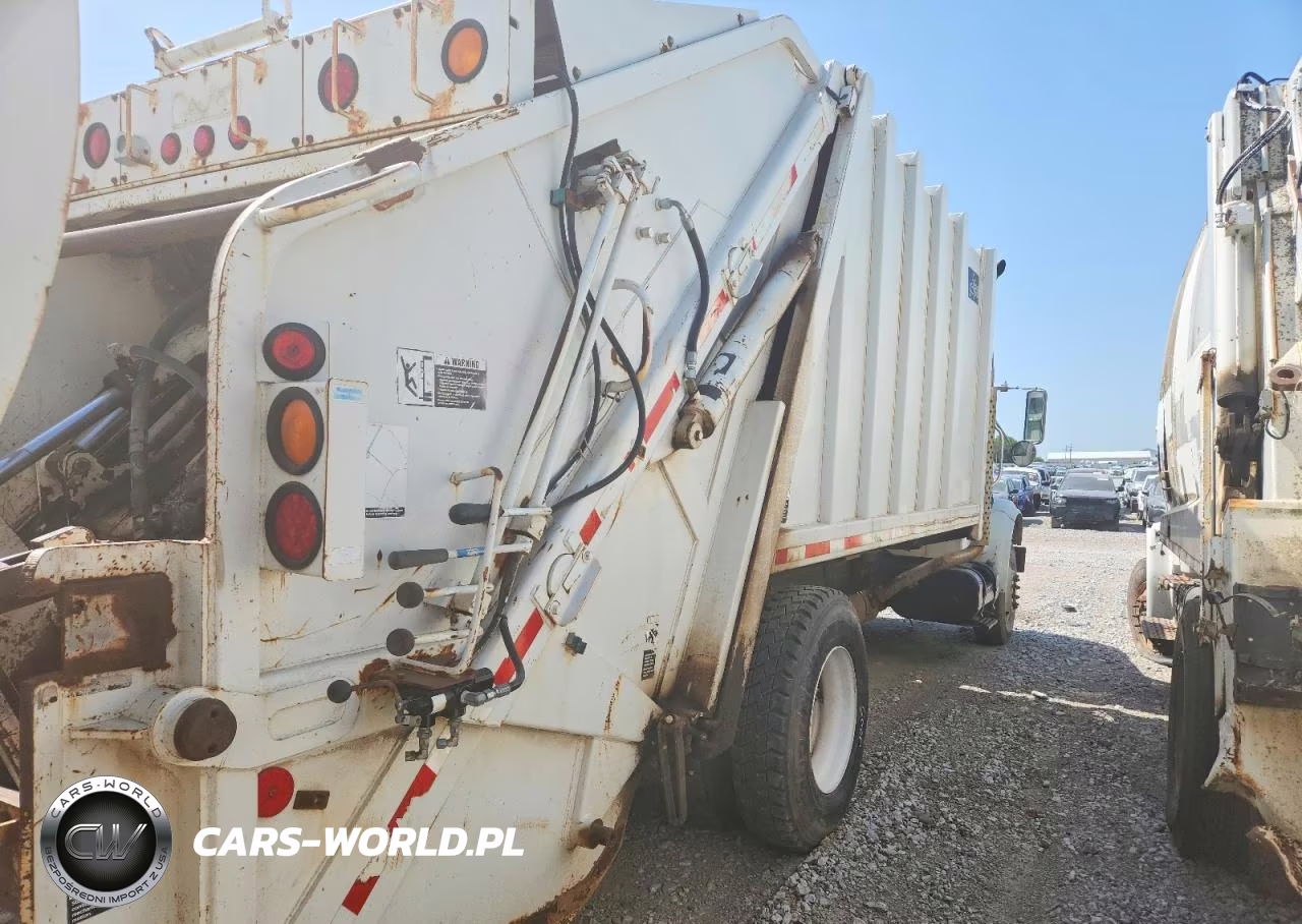 2002 International 4700 Refuse Truck VIN:1HTSCAAN12H505102 - 4