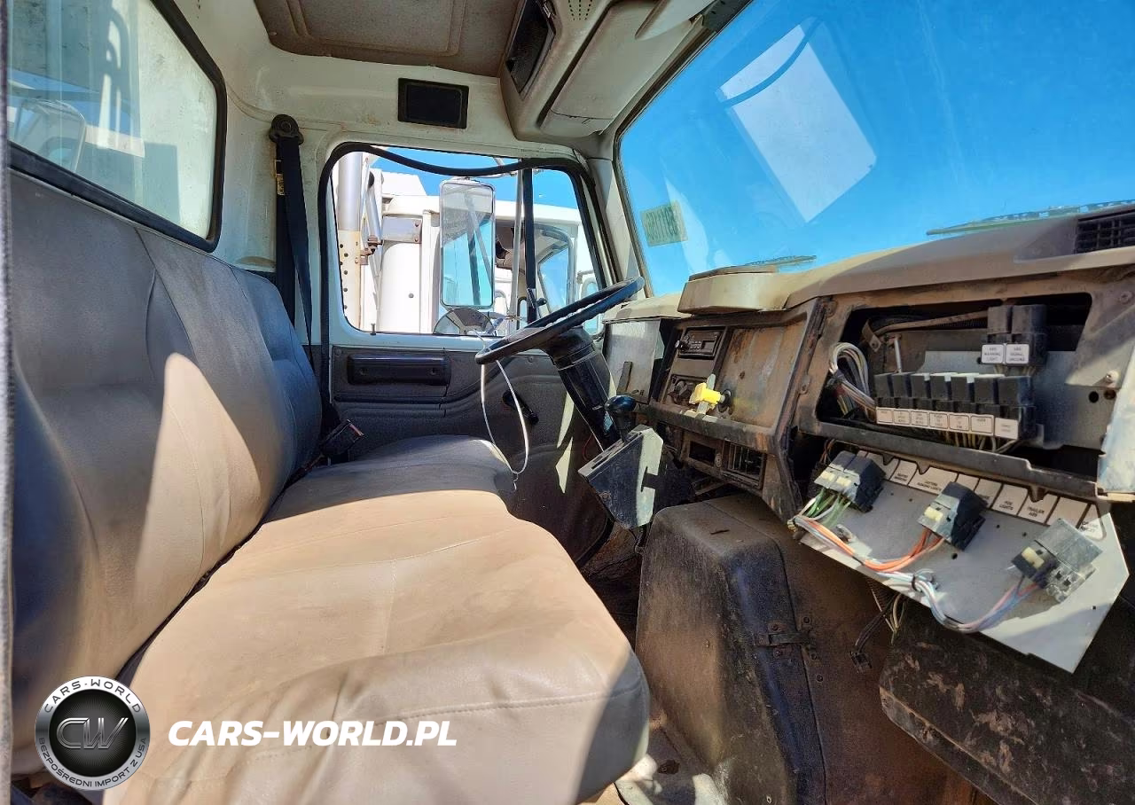 2002 International 4700 Refuse Truck VIN:1HTSCAAN12H505102 - 5