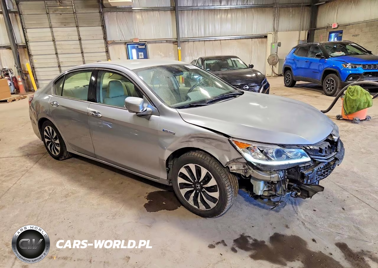2017 Honda Accord Hybrid VIN:JHMCR6F38HC019122 - 4