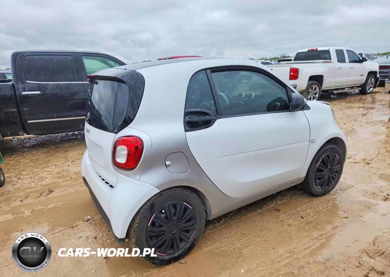 2016 Smart Fortwo VIN:WMEFJ5DA7GK142420 - 3