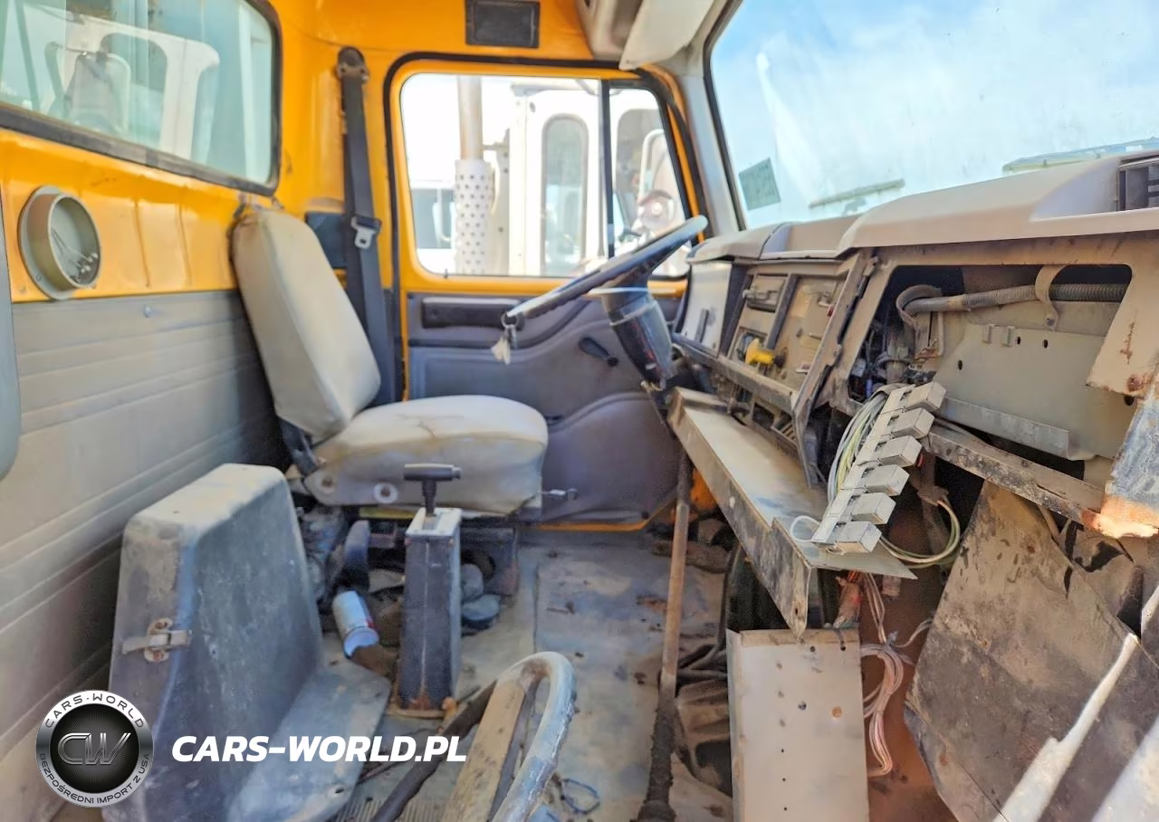 1998 International 4900 Refuse Truck VIN:1HTSHAAR4WH533356 - 5