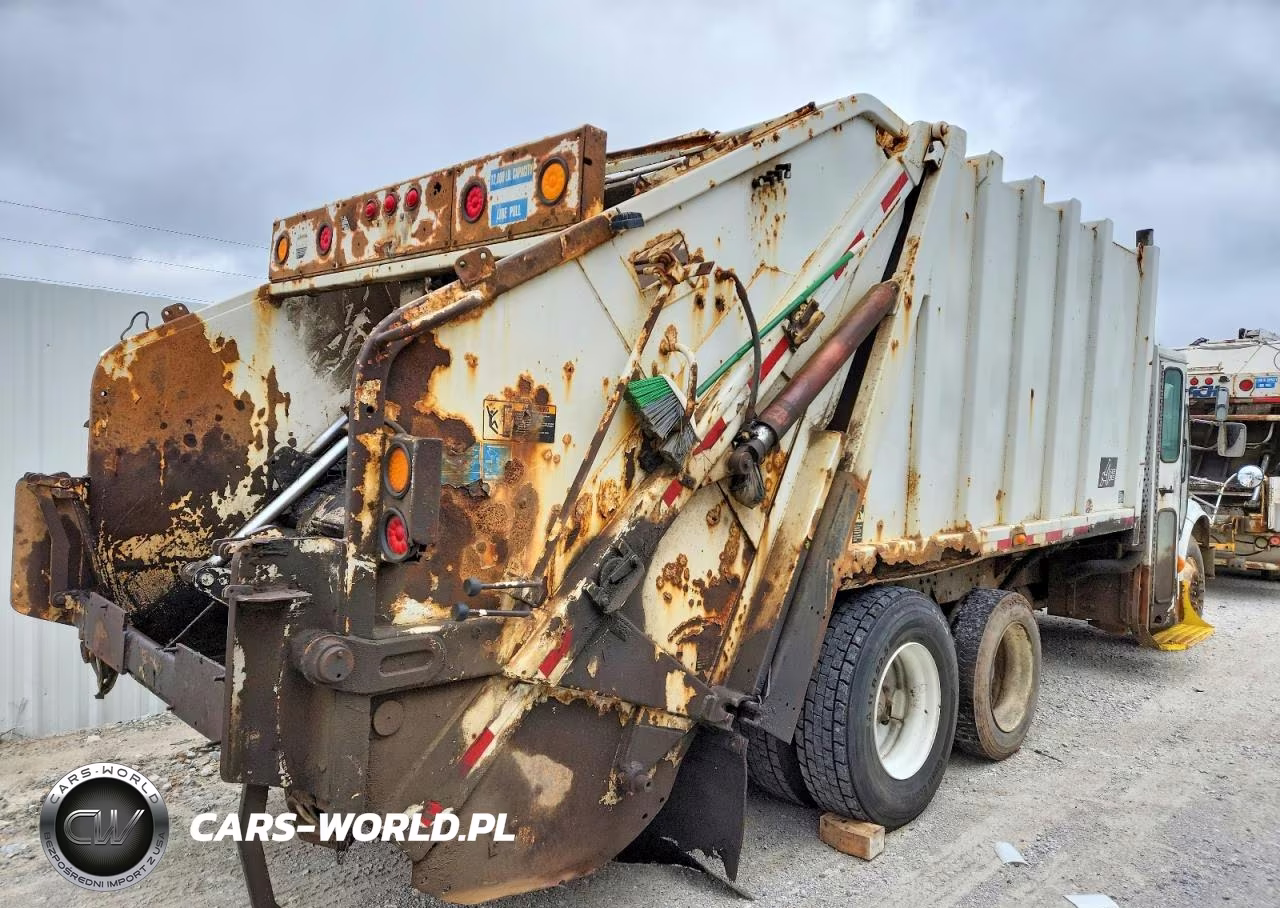 2000 International 4900 Refuse Truck VIN:1HTSDAAR3YH230387 - 4