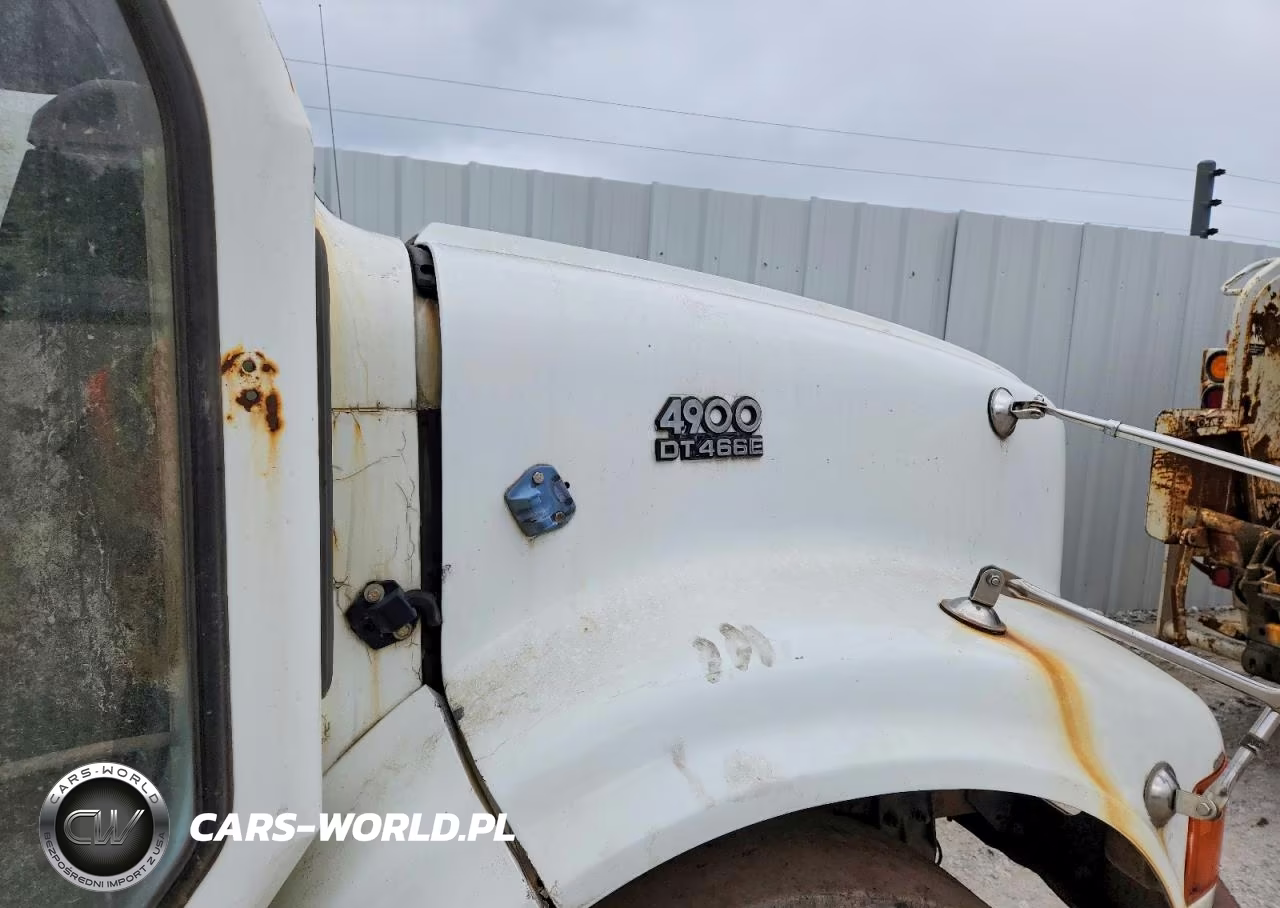 2000 International 4900 Refuse Truck VIN:1HTSDAAR3YH230387 - 9