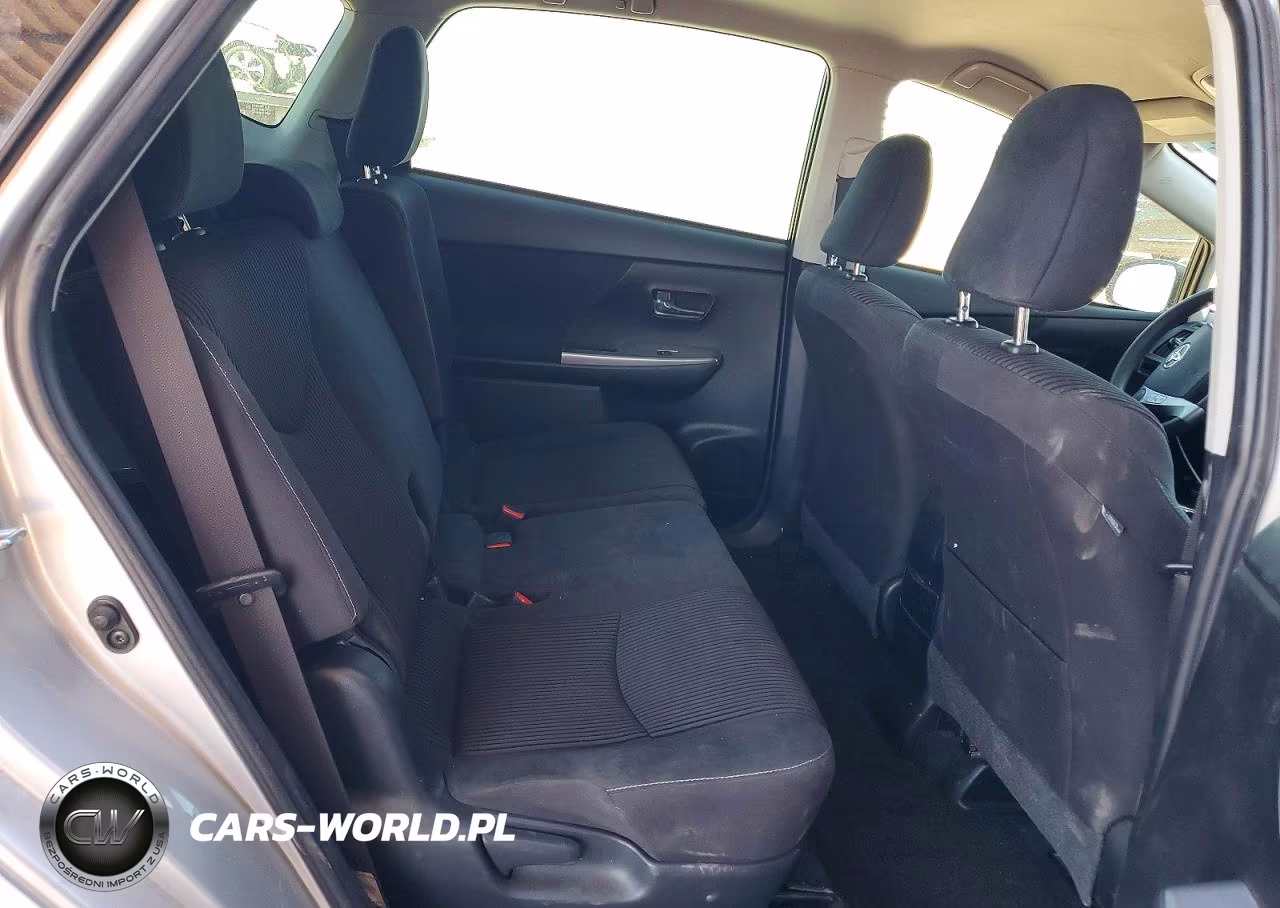2017 Toyota Prius V Two VIN:JTDZN3EU8HJ071359 - 11