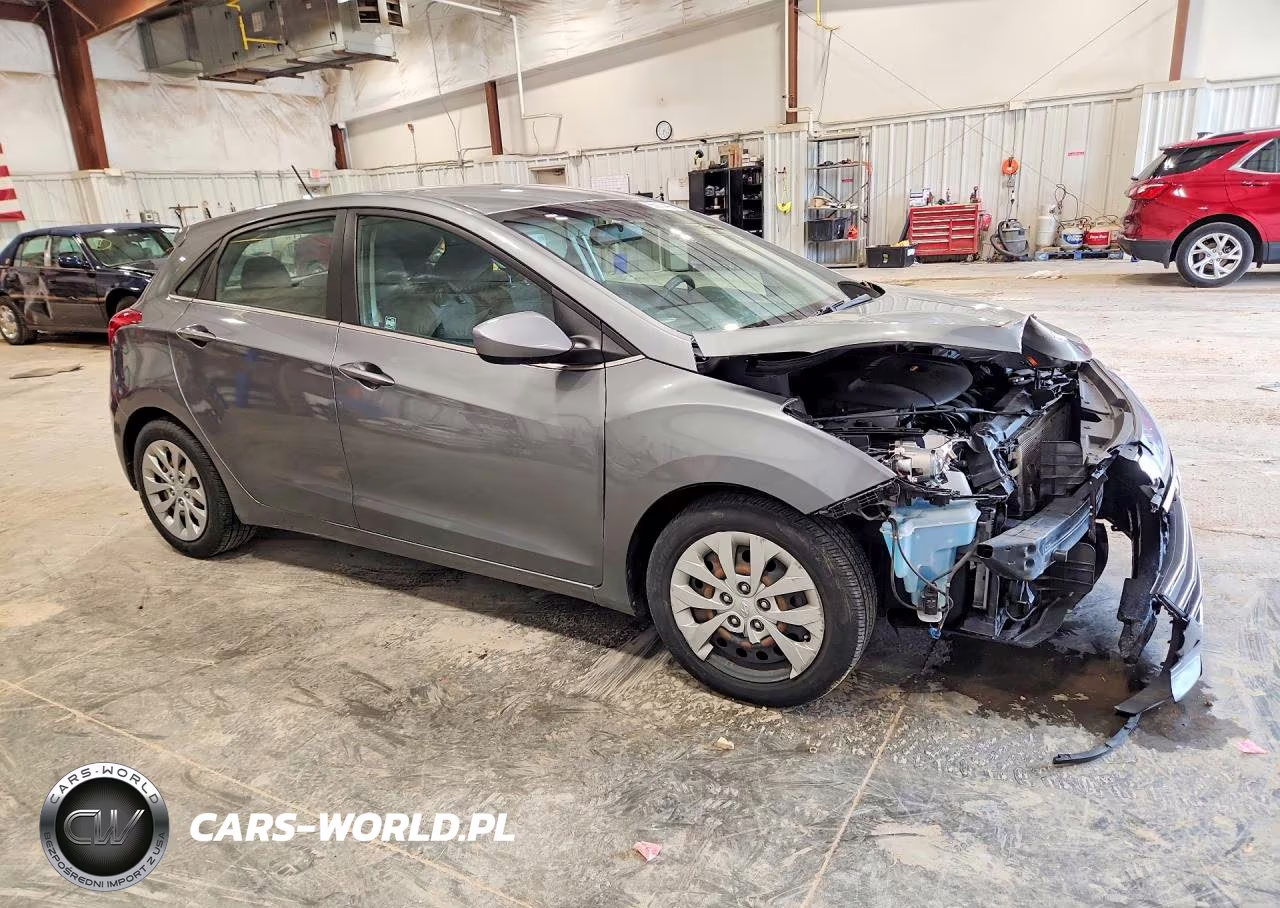 2017 Hyundai Elantra Gt Base VIN:KMHD35LH3HU376845 - 4
