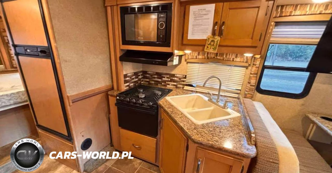 2016 Thor Motor Coach Chateau Camper VIN:1FDXE4FS5GDC19714 - 12