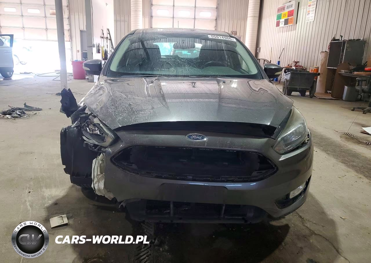 2016 Ford Focus Se VIN:1FADP3K28GL299572 - 5