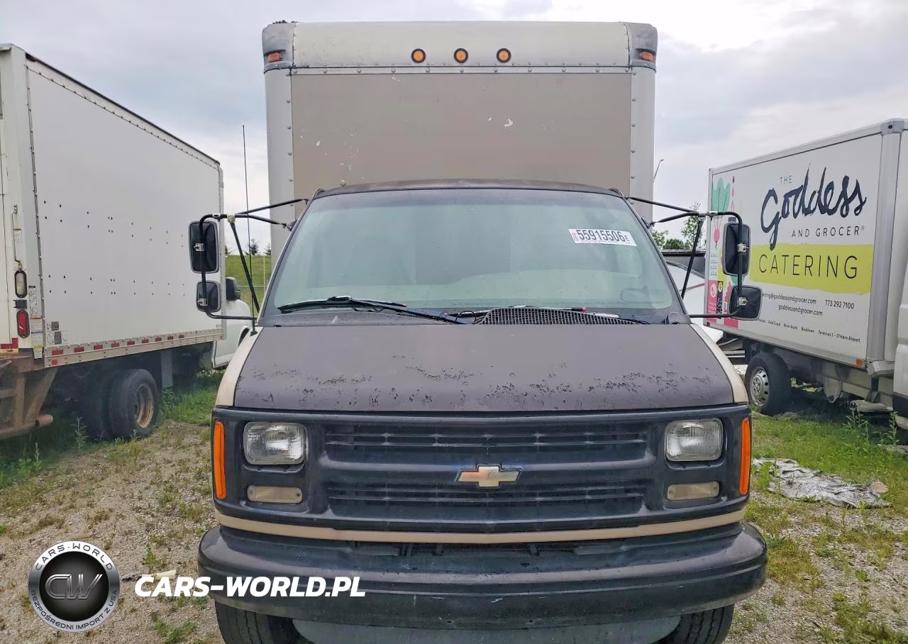 2001 Chevrolet Express Cutaway G3500 VIN:1GBJG31R811106632 - 5