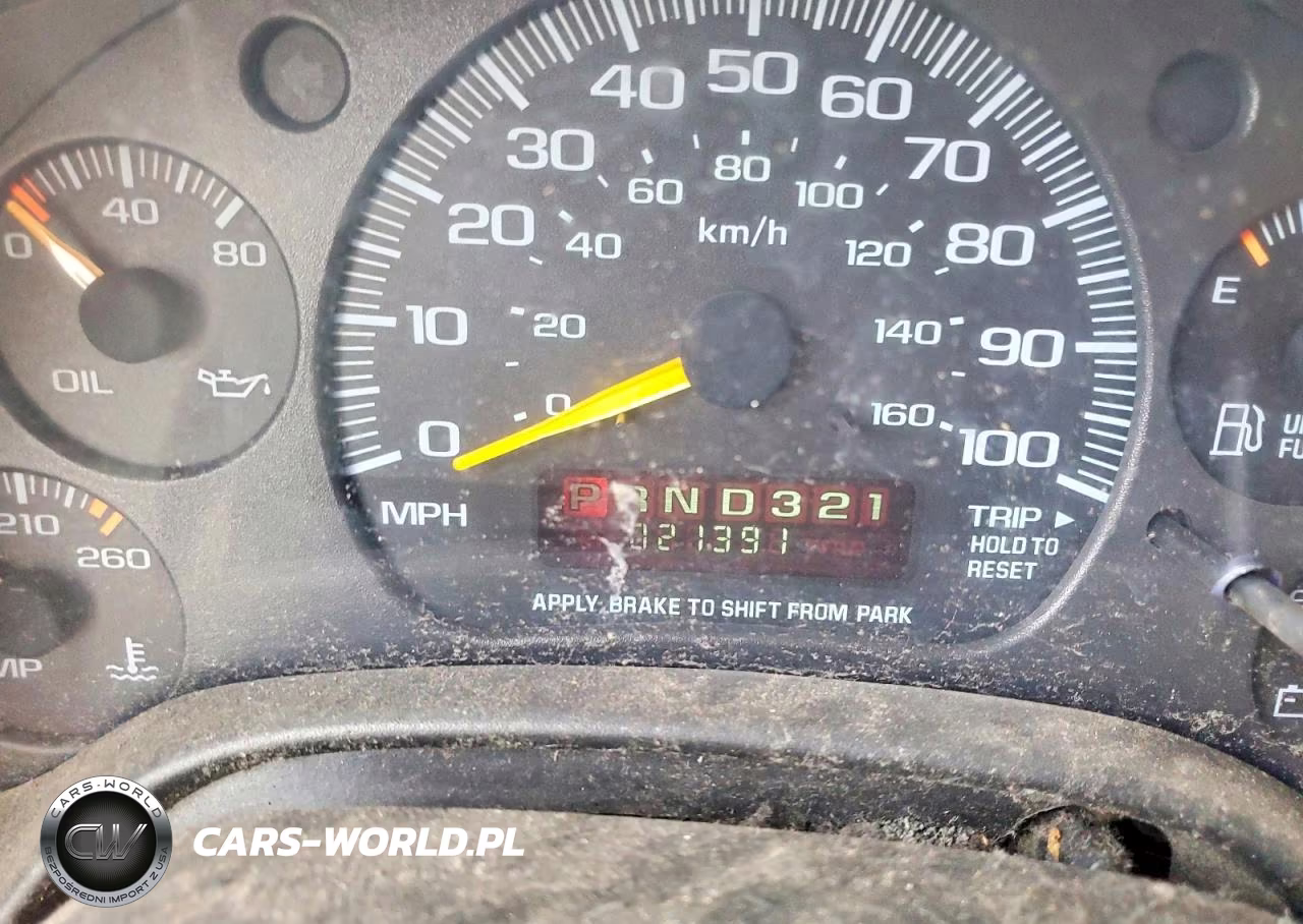 2001 Chevrolet Express Cutaway G3500 VIN:1GBJG31R811106632 - 9