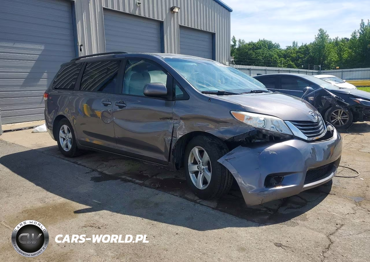 2014 Toyota Sienna Le VIN:5TDKK3DC7ES501562 - 4