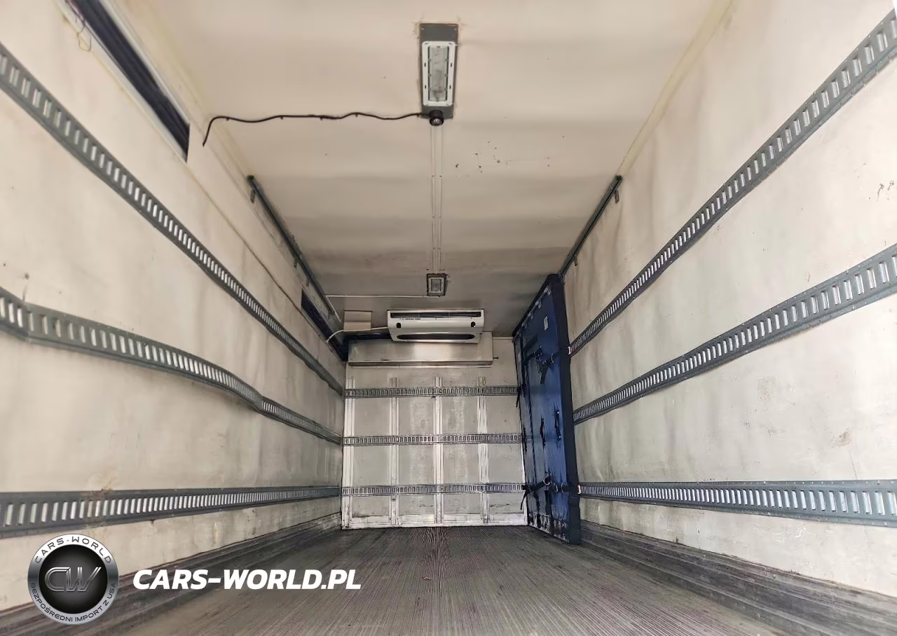 2015 International 4300 Refrigerated Box Truck VIN:3HAMMMML3FL525630 - 10