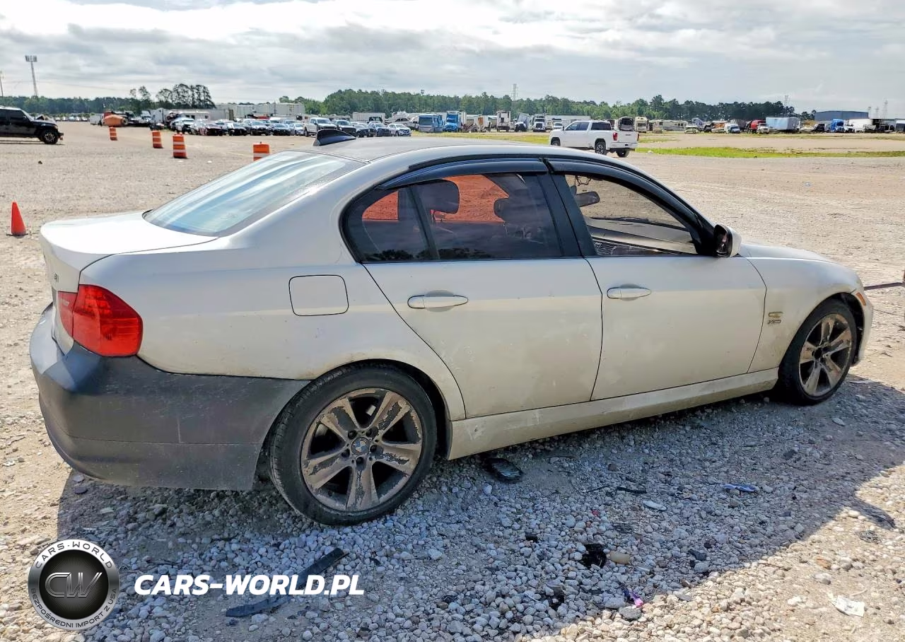 2011 BMW 328 Xi VIN:WBAPK7C51BA463168 - 3