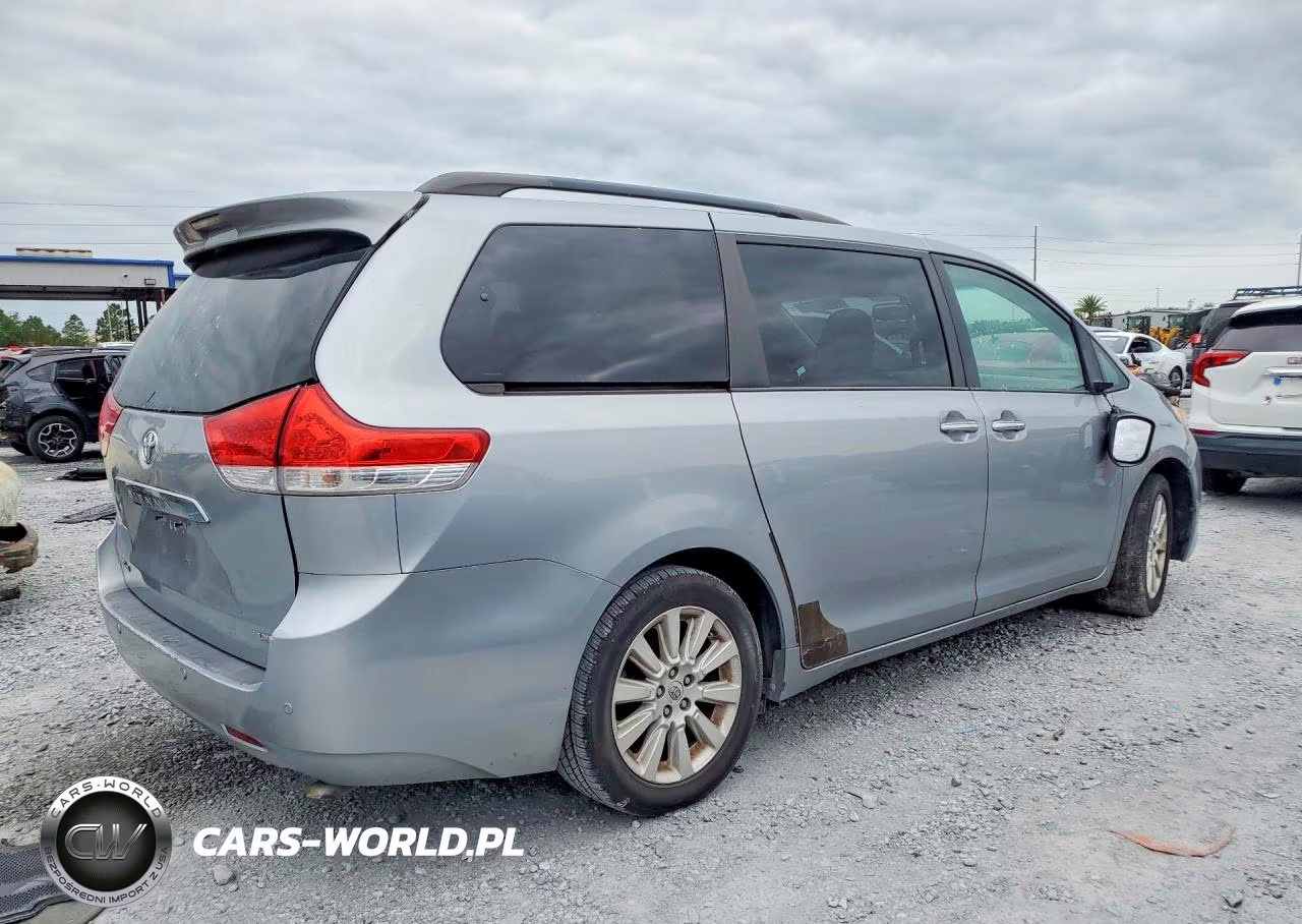 2013 Toyota Sienna Limited 7-Passenger VIN:5TDYK3DC6DS327007 - 3