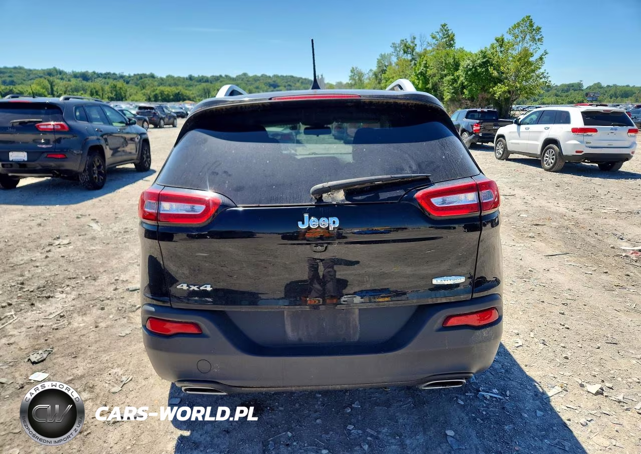 2017 Jeep Cherokee Latitude VIN:1C4PJMCS3HW600049 - 6