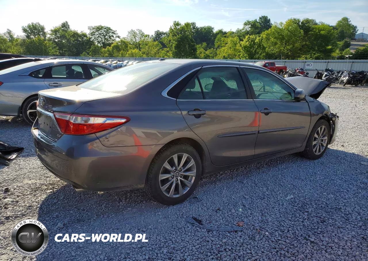 2017 Toyota Camry Xle VIN:4T1BF1FKXHU668927 - 3