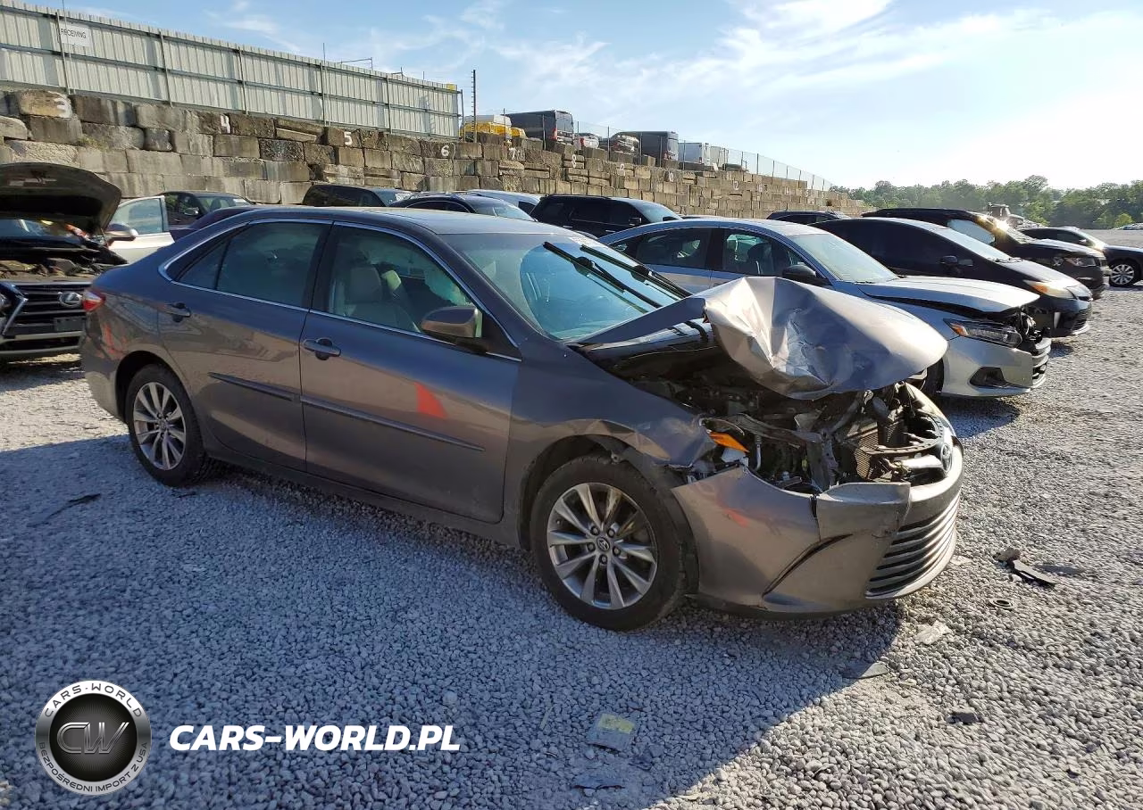 2017 Toyota Camry Xle VIN:4T1BF1FKXHU668927 - 4
