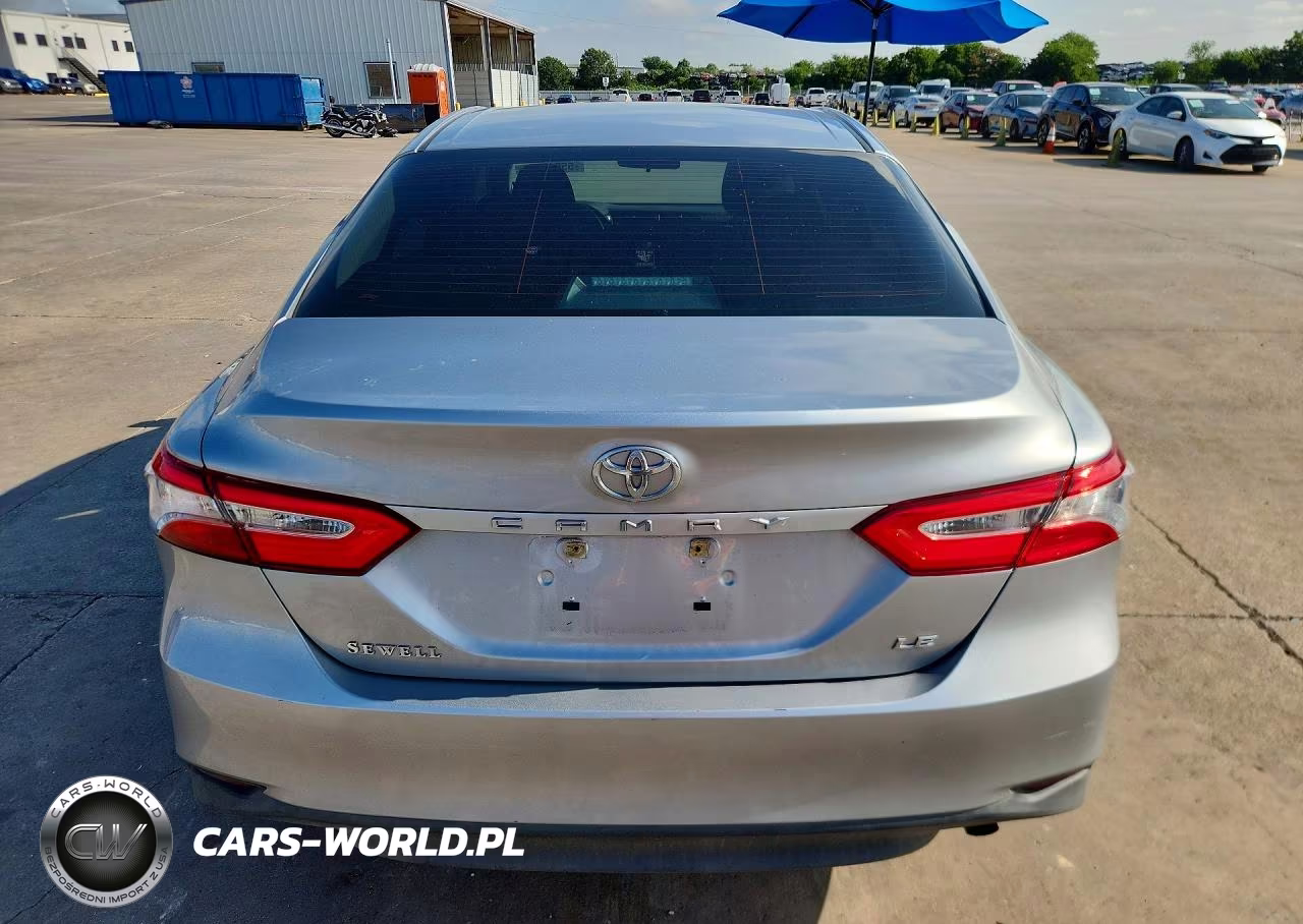 2018 Toyota Camry Le VIN:4T1B11HKXJU131668 - 6