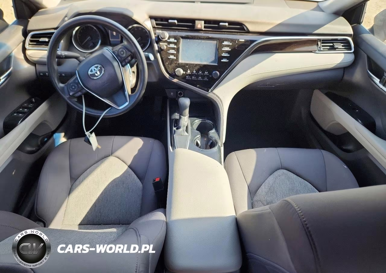 2018 Toyota Camry Le VIN:4T1B11HKXJU131668 - 8