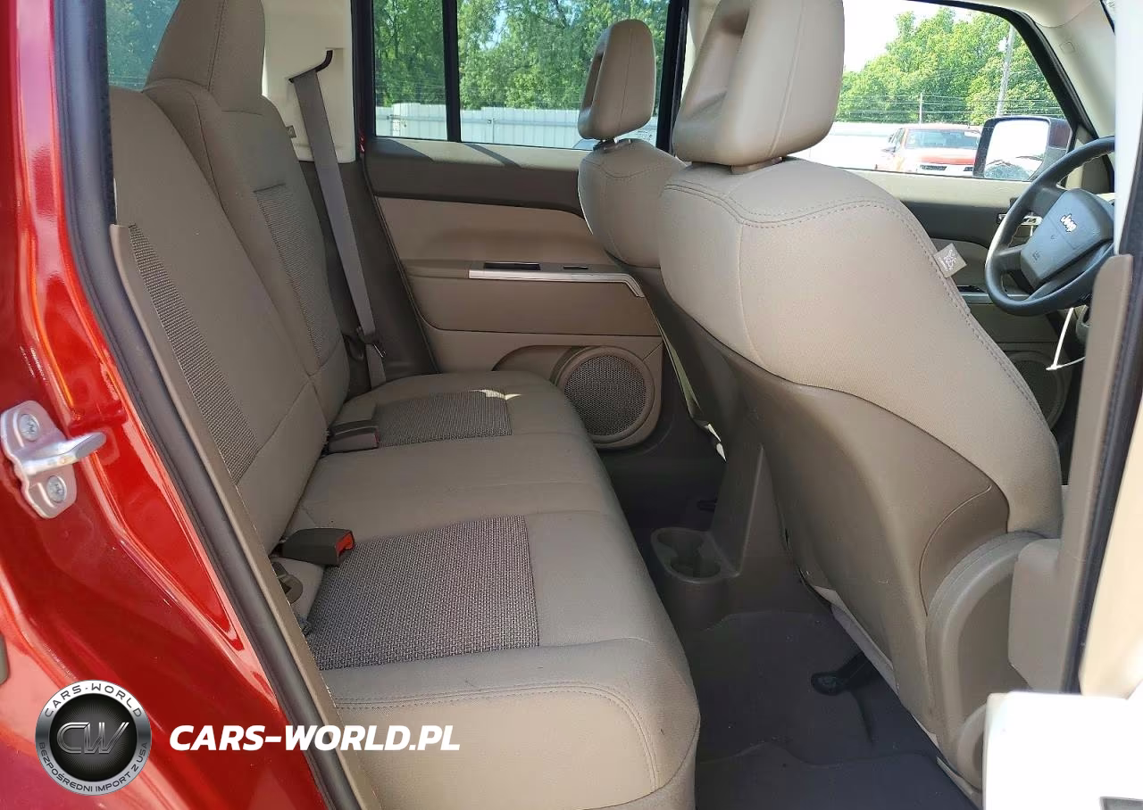 2008 Jeep Patriot Sport VIN:1J8FT28WX8D796713 - 10
