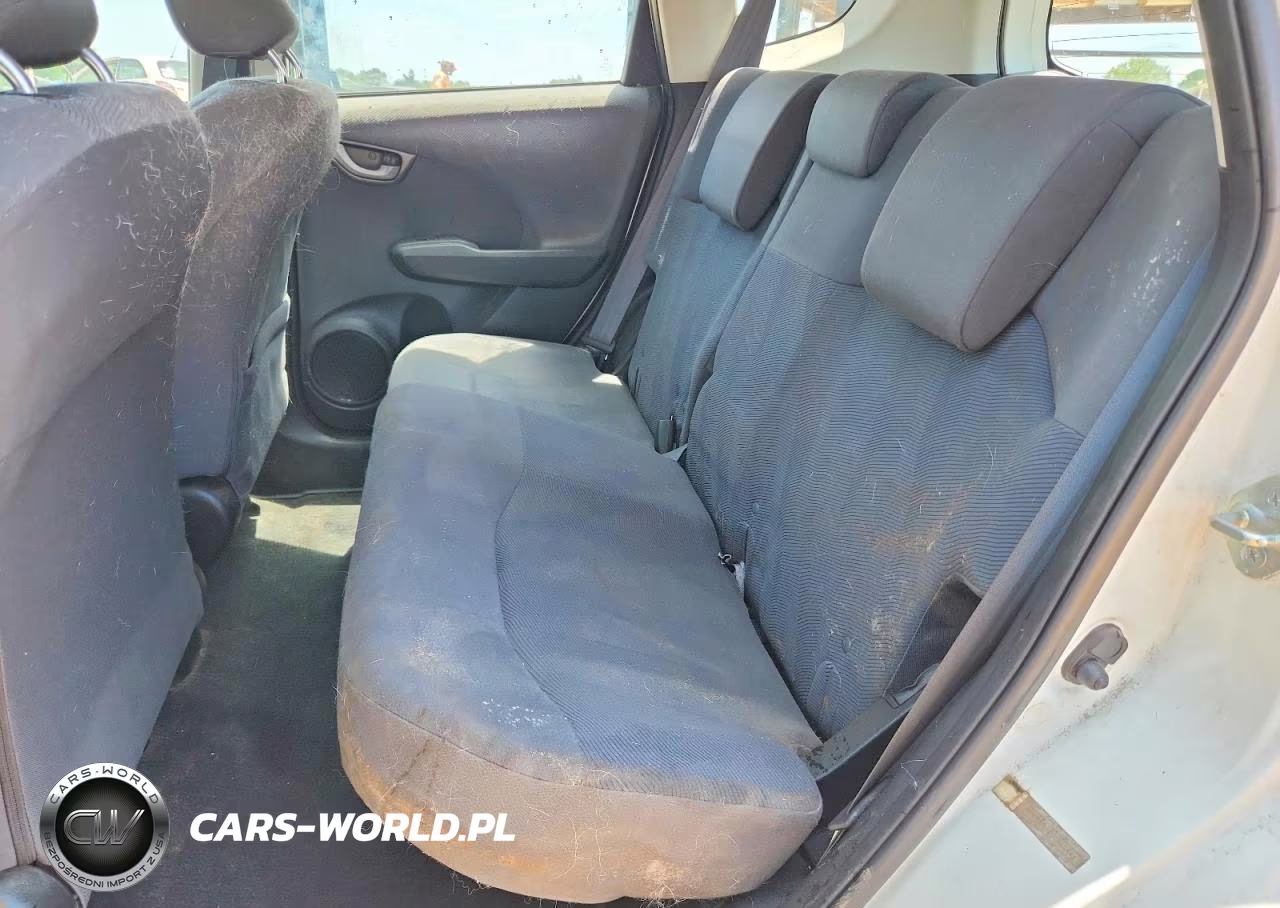 2013 Honda Fit VIN:JHMGE8G32DC015441 - 10
