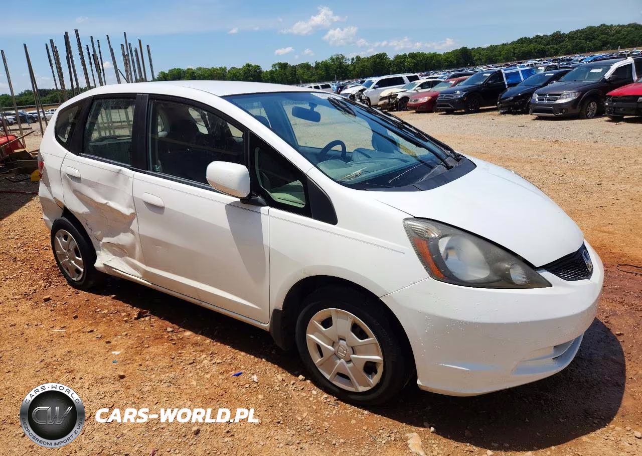 2013 Honda Fit VIN:JHMGE8G32DC015441 - 4