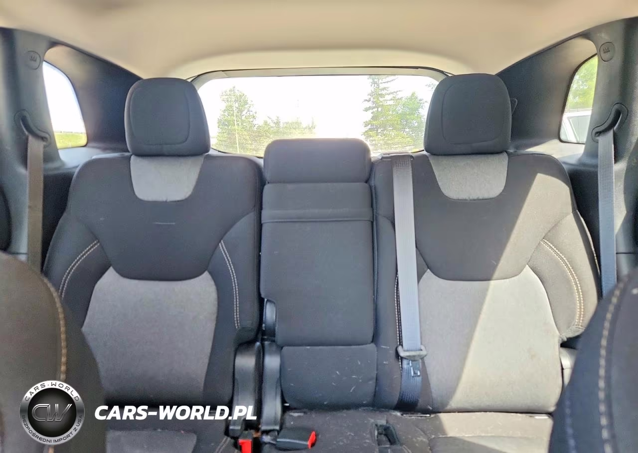 2016 Jeep Cherokee Sport VIN:1C4PJMAB1GW305582 - 10