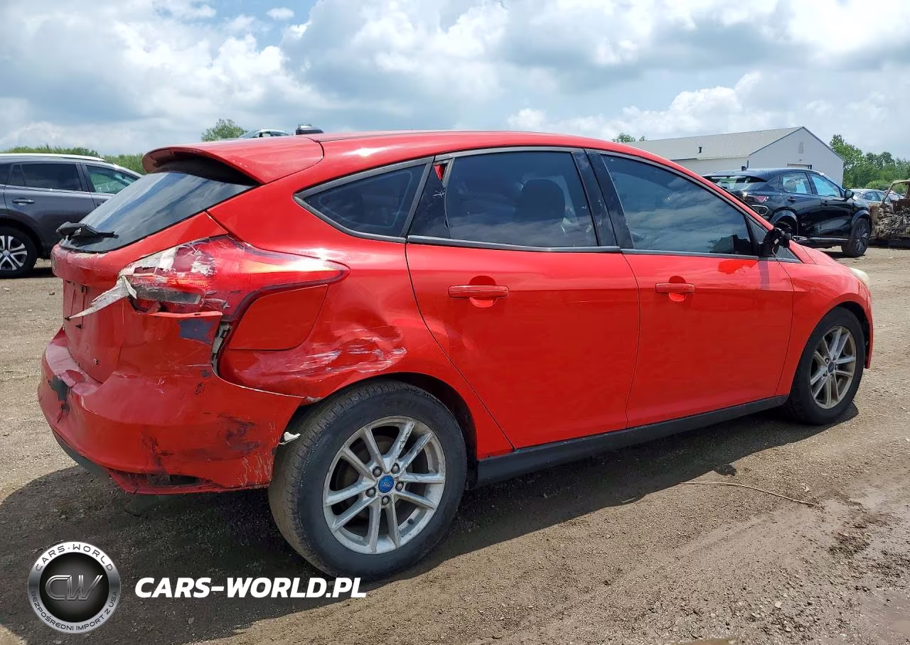 2017 Ford Focus Se VIN:1FADP3K23HL282230 - 3