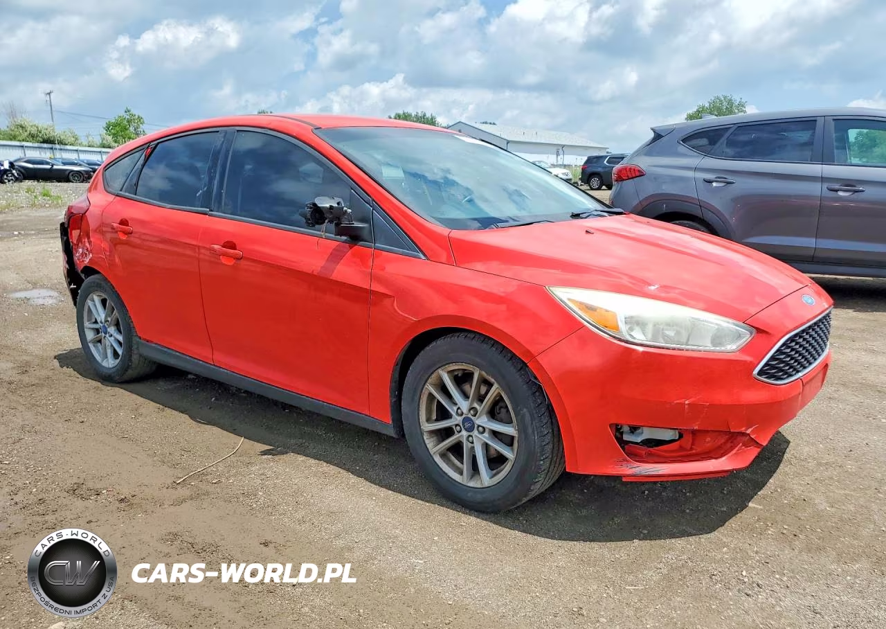 2017 Ford Focus Se VIN:1FADP3K23HL282230 - 4