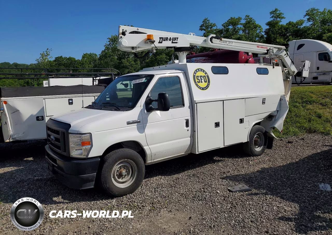 2024 Ford E350 Van With Bucket Lift – zdjęcie 1 z 13