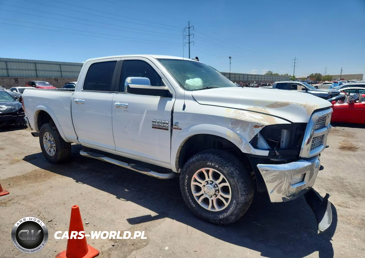 2014 Ram 2500 Laramie VIN:3C6UR5FL1EG114315 - 4