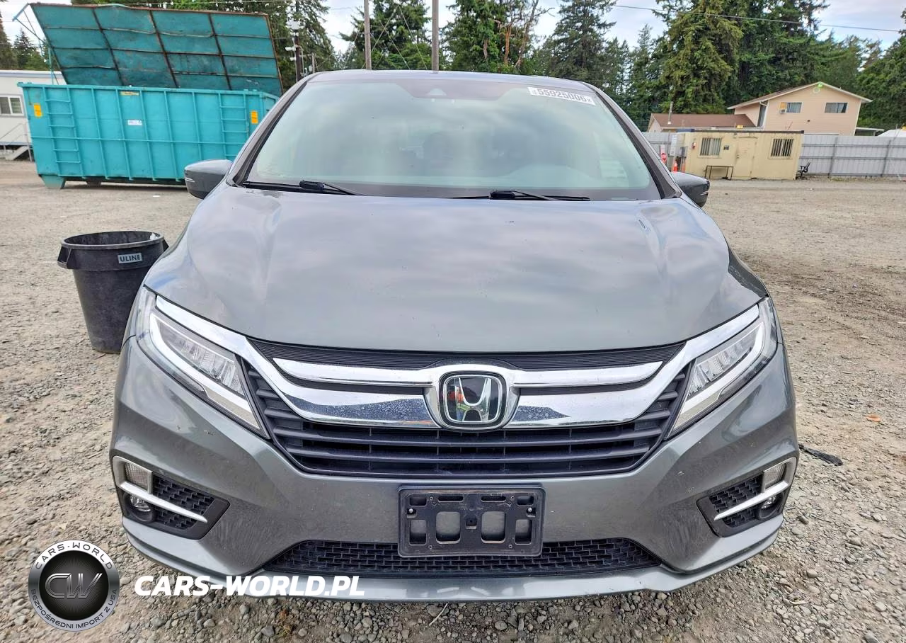 2018 Honda Odyssey Touring VIN:5FNRL6H8XJB009142 - 5