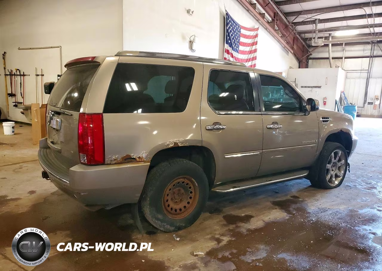 2007 Cadillac Escalade Luxury VIN:1GYFK63807R315986 - 3