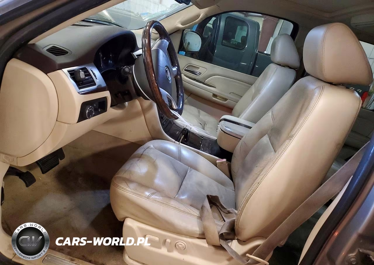 2007 Cadillac Escalade Luxury VIN:1GYFK63807R315986 - 7
