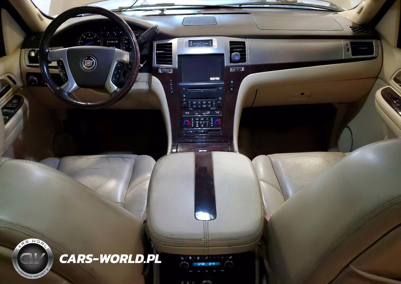 2007 Cadillac Escalade Luxury VIN:1GYFK63807R315986 - 8
