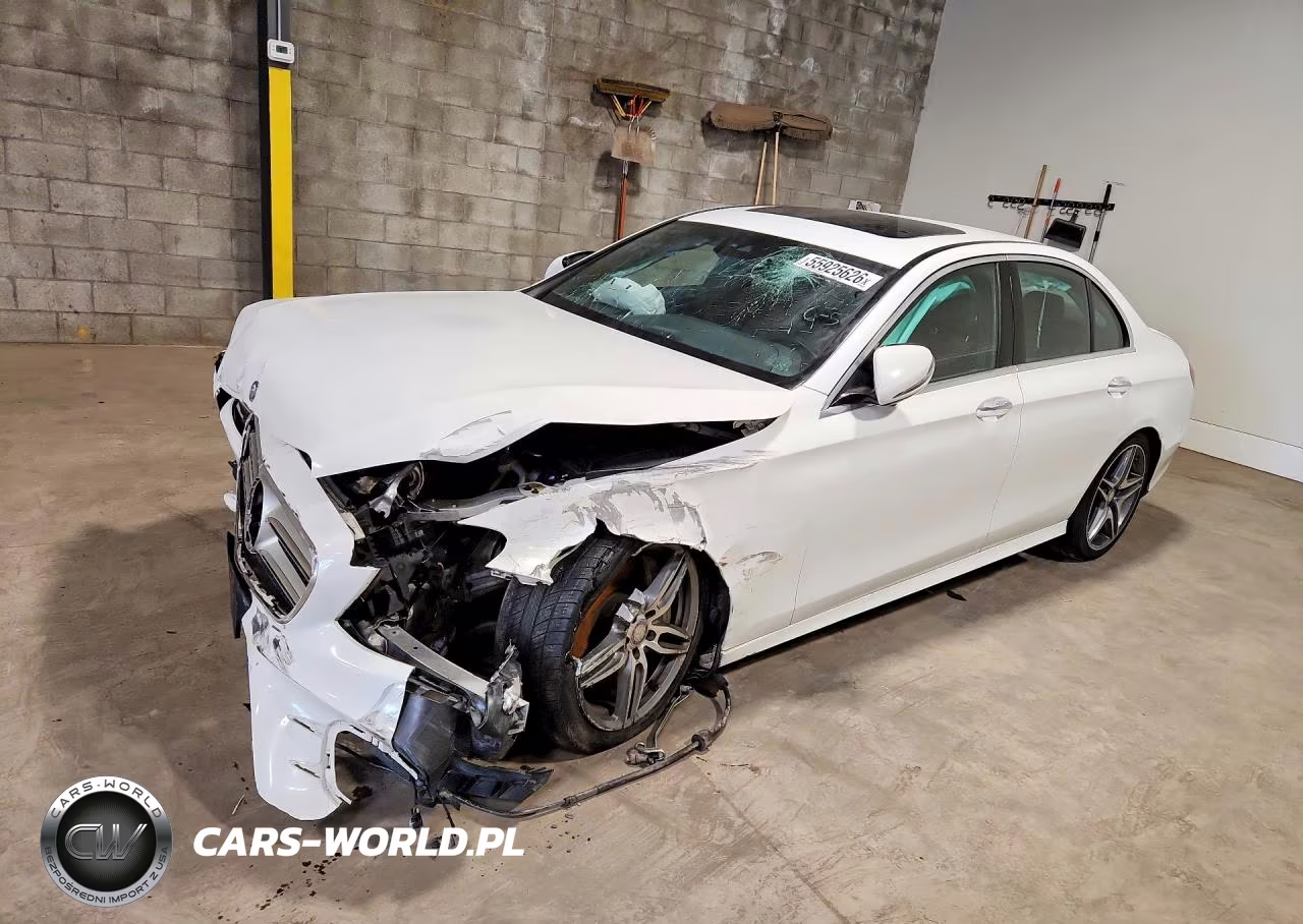 2017 Mercedes-Benz E 300 4Matic – zdjęcie 1 z 12
