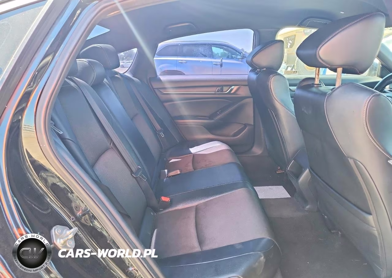 2018 Honda Accord Sport VIN:1HGCV1F3XJA092012 - 10