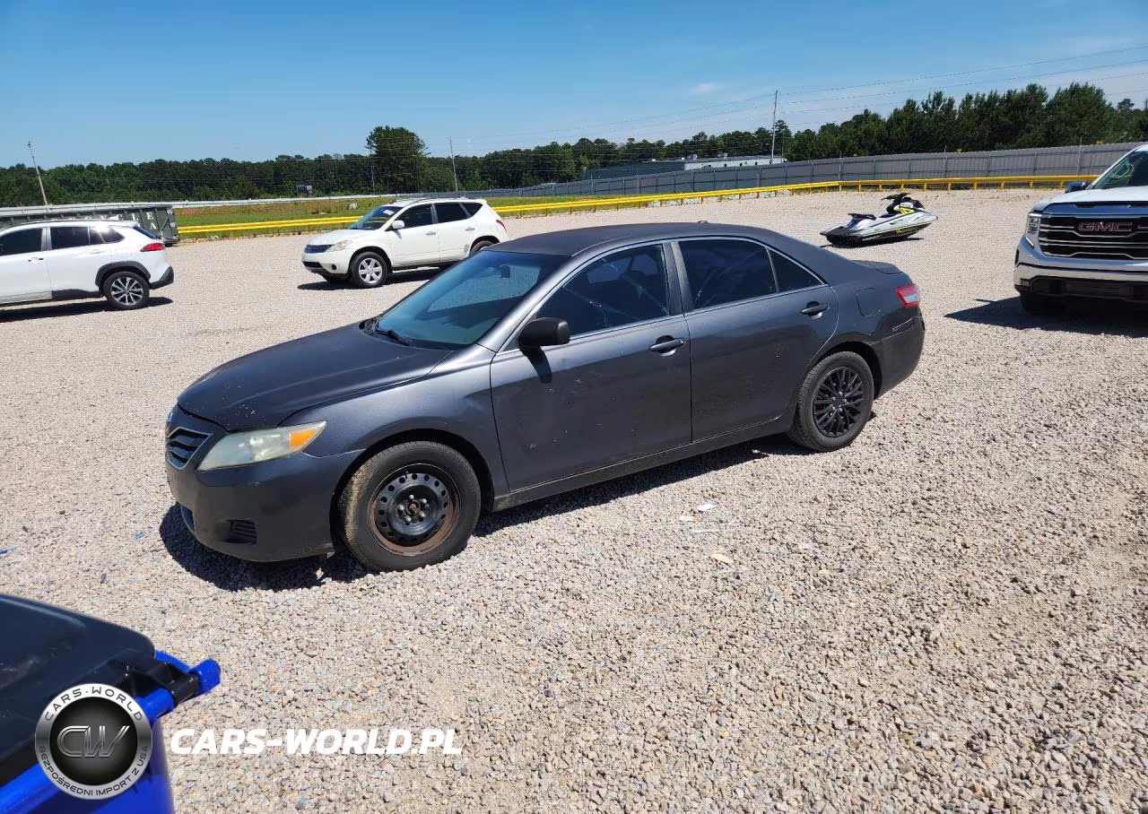 2011 Toyota Camry Le – zdjęcie 1 z 12