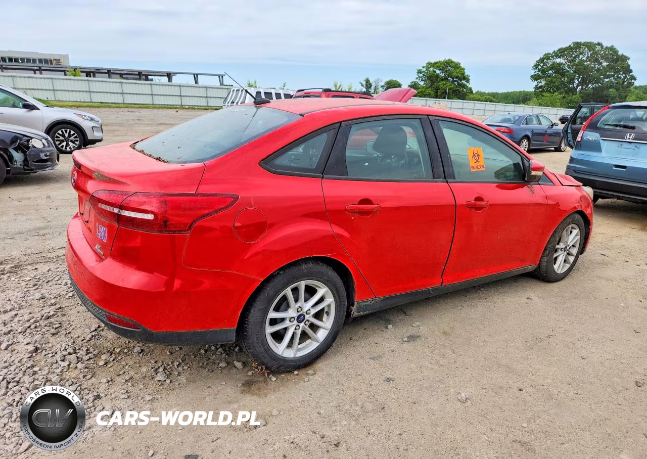 2015 Ford Focus Se VIN:1FADP3F21FL262582 - 3