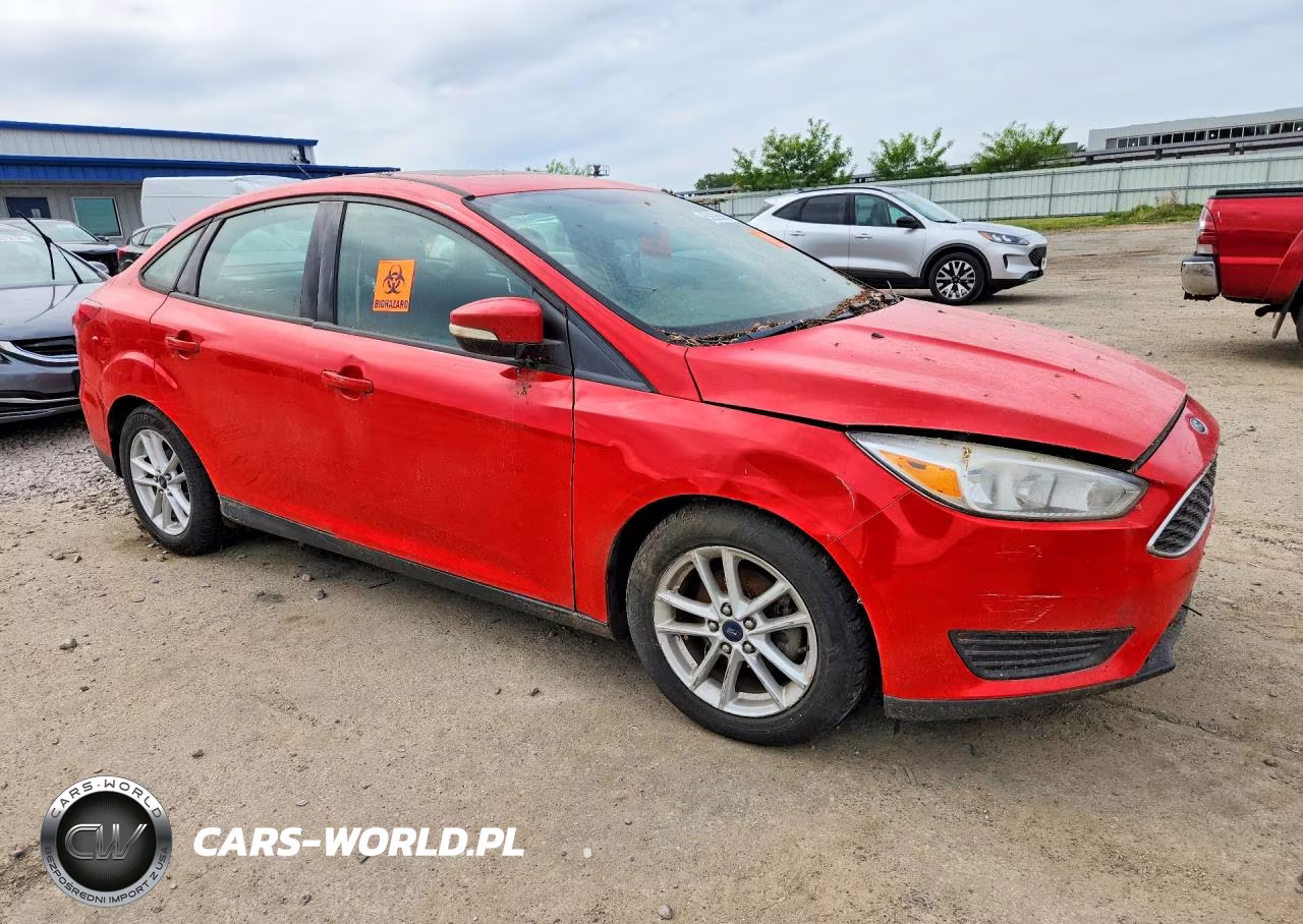 2015 Ford Focus Se VIN:1FADP3F21FL262582 - 4