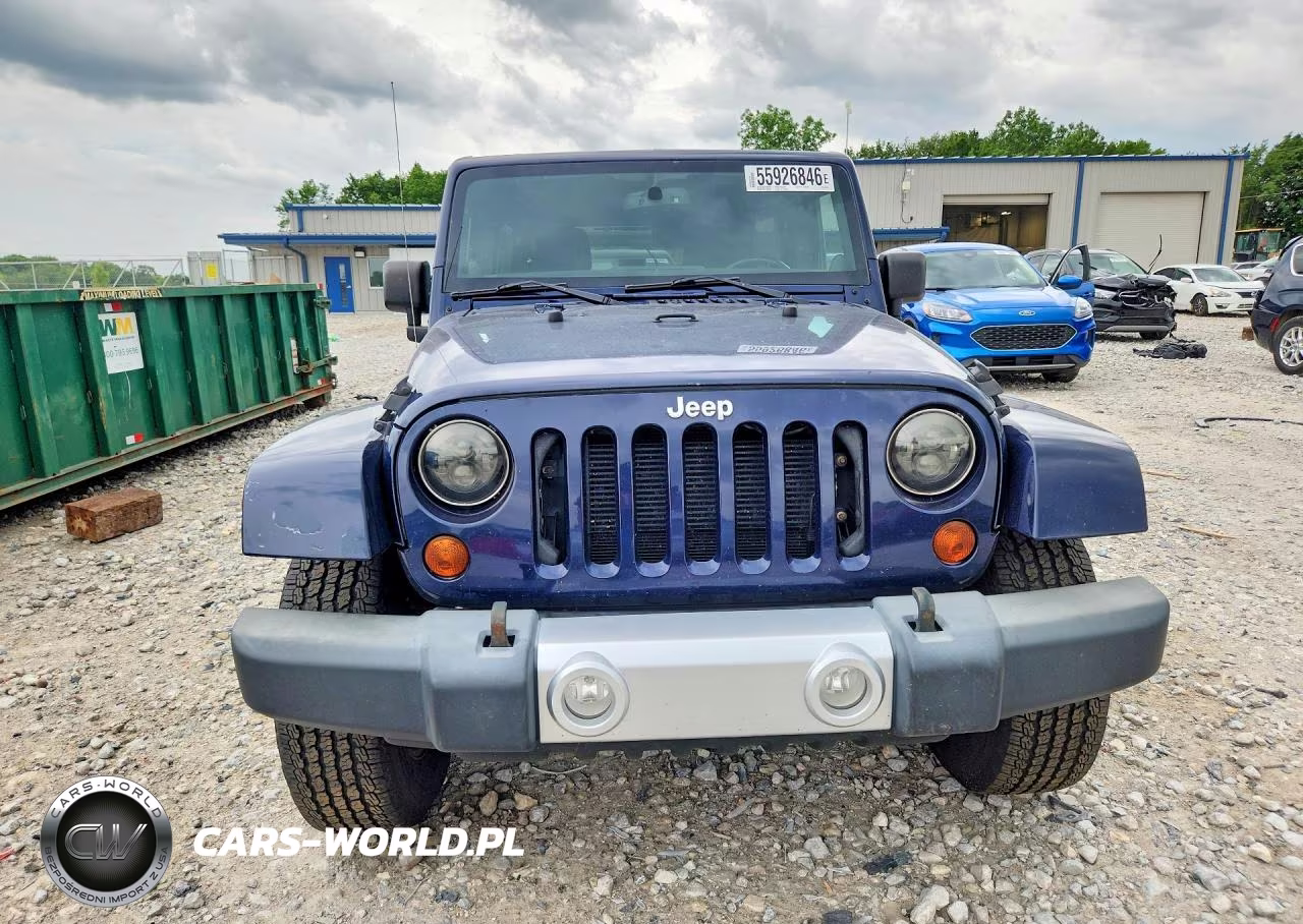 2013 Jeep Wrangler Unlimited Sahara VIN:1C4BJWEG5DL506295 - 5