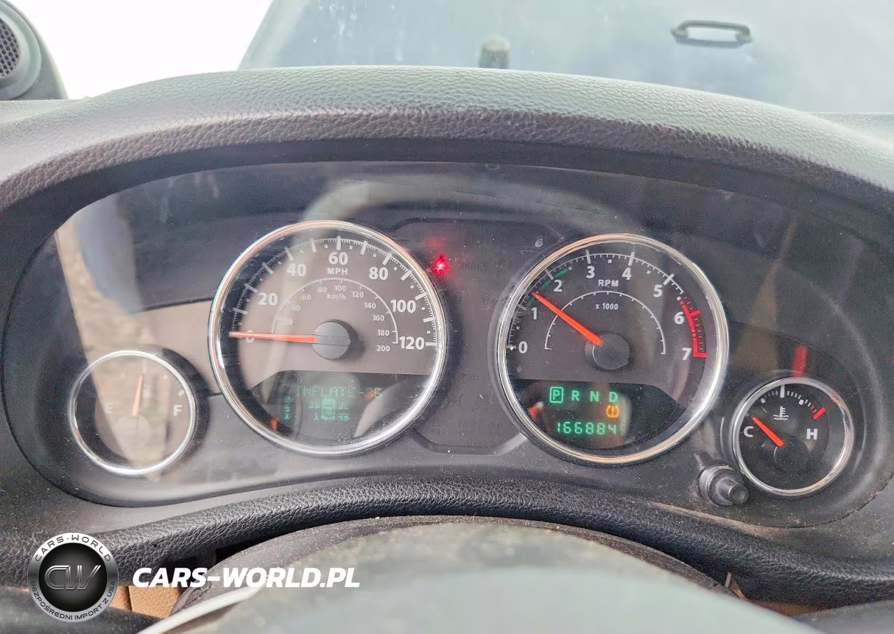 2013 Jeep Wrangler Unlimited Sahara VIN:1C4BJWEG5DL506295 - 9