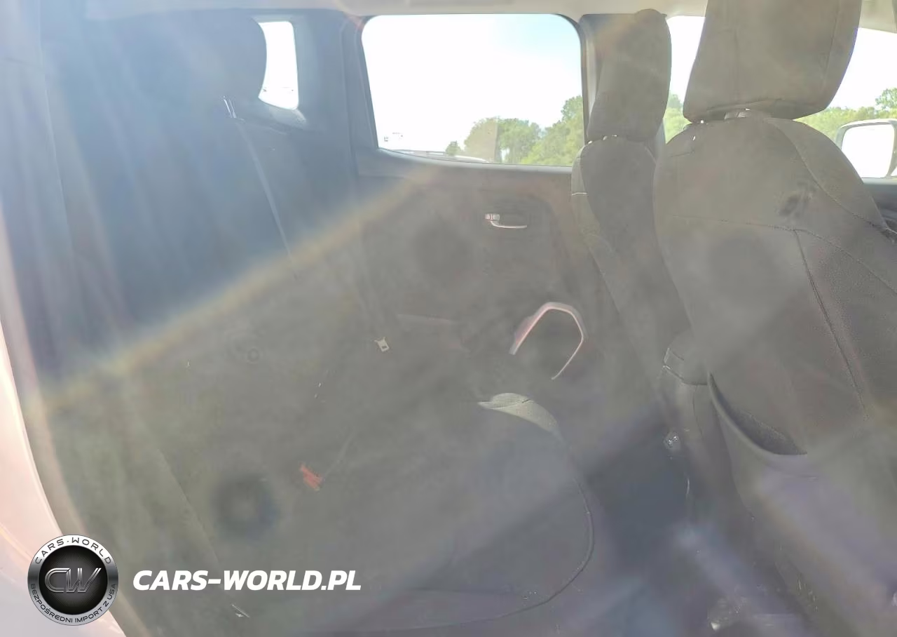 2018 Jeep Renegade Latitude VIN:ZACCJABB7JPG80490 - 11