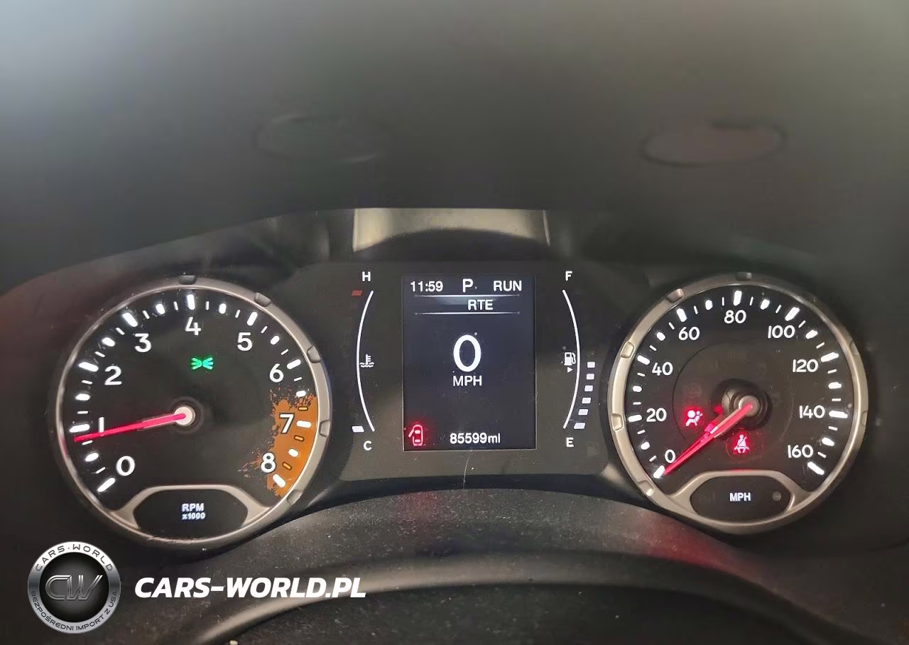 2018 Jeep Renegade Latitude VIN:ZACCJABB7JPG80490 - 9
