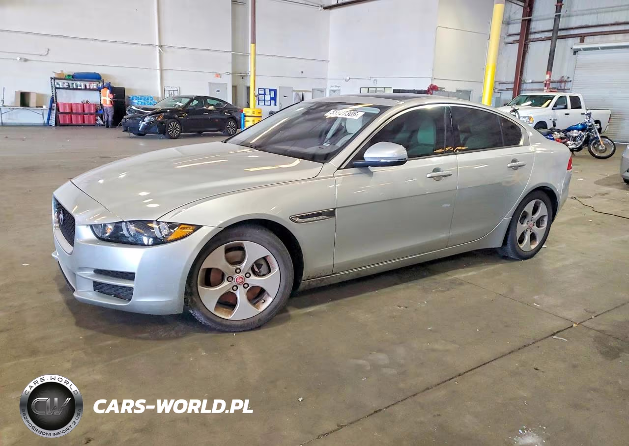 2017 Jaguar Xe